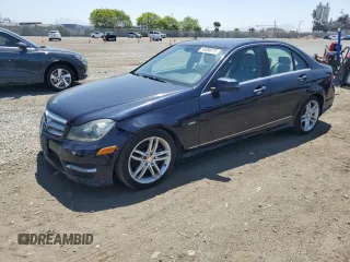 2012 Mercedes-Benz C 250 Sport z VIN WDDGF4HB2CR219350, wystawiony jako Copart lot #56386075 z przebiegiem 141 751 mil mil oraz Szkoda całkowita • Salvage title. Historia ofert i sprzedaży dostępna na DreamBid. Obrazek 1.