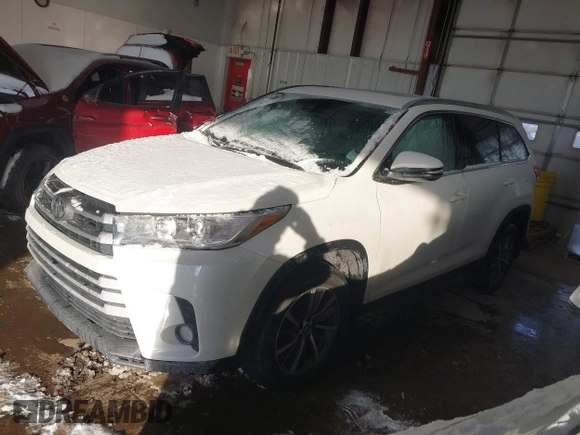 2019 Toyota Highlander SE z VIN 5TDJZRFH5KS572144, wystawiony jako IAAI lot #41335858 z przebiegiem 22 692 mil mil oraz . Historia ofert i sprzedaży dostępna na DreamBid. Obrazek 17.