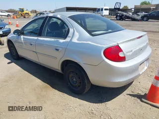 2000 Dodge Neon Highline z VIN 1B3ES46C4YD556519, wystawiony jako IAAI lot #42348856 z przebiegiem 183 923 mil mil oraz . Historia ofert i sprzedaży dostępna na DreamBid. Obrazek 3.