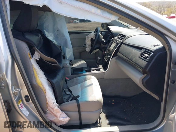 2017 Toyota Camry XLE with VIN 4T1BF1FKXHU447957, listed as a IAAI auction lot 42081934 with 106,269 mi miles. Bid and sale history available at carsss.com. Image 5.