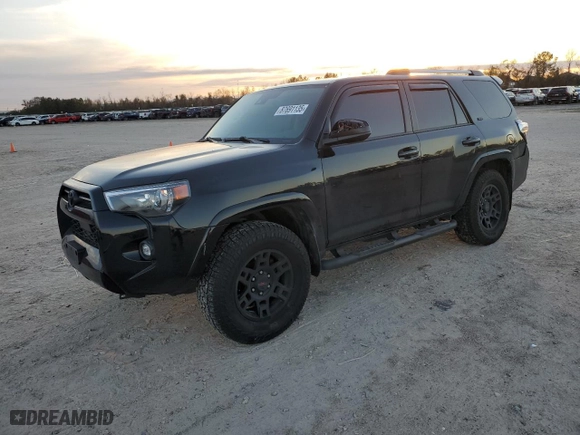 2021 Toyota 4Runner SR5 with VIN JTEEU5JR1M5237556, listed as a Copart auction lot 87691135 with 87,467 mi miles and Salvage Title. Bid and sale history available at carsss.com. Image 1.