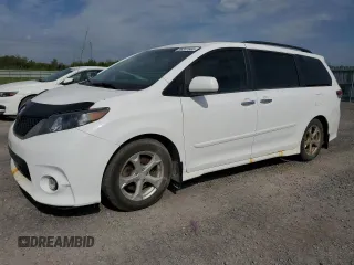 2013 Toyota Sienna SE z VIN 5TDXK3DC1DS324155, wystawiony jako Copart lot #56207665 z przebiegiem 331 427 mil mil oraz Czysty tytuł • Clean title. Historia ofert i sprzedaży dostępna na DreamBid. Obrazek 1.