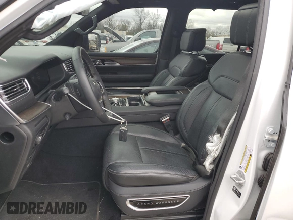 2024 Jeep Grand Wagoneer с VIN 1C4SJSEP4RS109943, выставлен на аукционе Copart как лот 53230095 с пробегом 27 251 миль миль и Списание • Salvage title. История ставок и продаж доступна на DreamBid. Изображение 7.