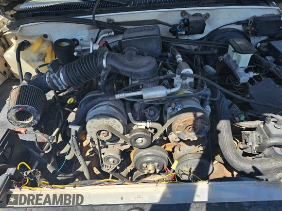 2000 Cadillac Escalade z VIN 1GYEK63R3YR218285, wystawiony jako Copart lot #77915654 z przebiegiem 190 444 mil mil oraz Czysty tytuł • Clean title. Historia ofert i sprzedaży dostępna na DreamBid. Obrazek 7.