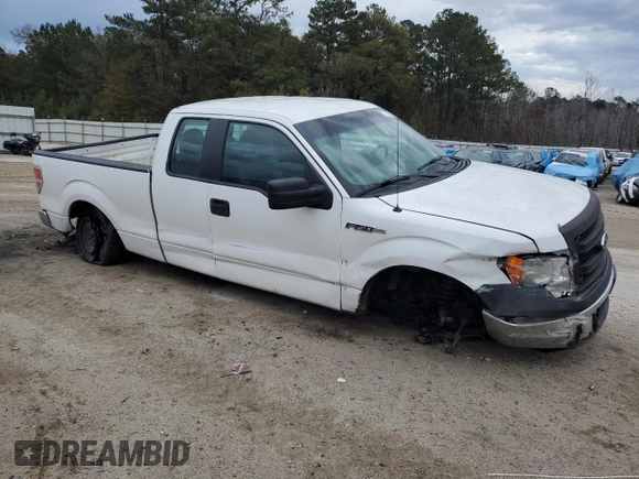 2014 Ford F-150 XL with VIN 1FTFX1CF7EFA77769, listed as a Copart auction lot 84020434 with 284,747 mi miles and Salvage Title. Bid and sale history available at carsss.com. Image 4.
