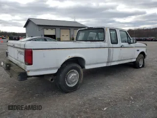 1994 Ford F-250 with VIN 1FTHX25M1RKA94137, listed as a Copart auction lot 47474555 with 163,446 mi miles and Clean Title. Bid and sale history available at carsss.com. Image 3.