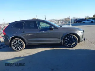 2024 Volvo XC60 Recharge Plug-In Hybrid Ultimate Dark Theme with VIN YV4H60DM0R1866042, listed as a IAAI auction lot 41490620 with 22,216 mi miles. Bid and sale history available at carsss.com. Image 13.
