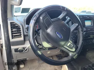 2017 Ford F-250 Lariat z VIN 1FT7W2BT2HEC43761, wystawiony jako IAAI lot #42521081 z przebiegiem 209 896 mil mil oraz . Historia ofert i sprzedaży dostępna na DreamBid. Obrazek 1.