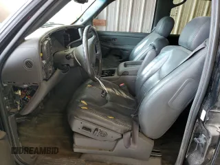 2003 Chevrolet Avalanche with VIN 3GNEK13T33G111841, listed as a Copart auction lot 71664204 with 216,045 mi miles and Salvage Title. Bid and sale history available at carsss.com. Image 7.