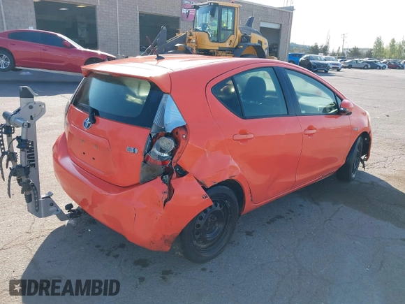 2013 Toyota Prius One z VIN JTDKDTB33D1031684, wystawiony jako IAAI lot #40034642 z przebiegiem Nie podano mil oraz . Historia ofert i sprzedaży dostępna na DreamBid. Obrazek 4.