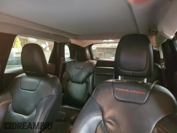 2014 Jeep Cherokee Trailhawk with VIN 1C4PJMBS0EW308775, listed as a Copart auction lot 60465125 with 117,326 mi miles and Salvage title. Bid and sale history available at DreamBid. Image 10.