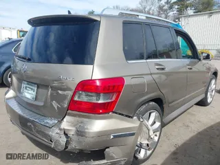 2010 Mercedes-Benz GLK-Class GLK 350 with VIN WDCGG8HB4AF421467, listed as a IAAI auction lot 41720258 with 113,724 mi miles. Bid and sale history available at carsss.com. Image 4.