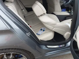 2019 BMW 5 Series M550i xDrive with VIN WBAJB9C57KB289439, listed as a IAAI auction lot 40634389 with 85,992 mi miles and . Bid and sale history available at DreamBid. Image 8.