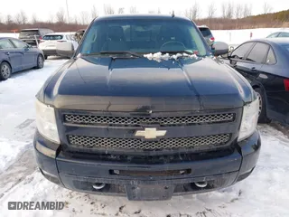 2010 Chevrolet Silverado 1500 LT with VIN 1GCSKSE33AZ121362, listed as a IAAI auction lot 41554626 with 232,076 mi miles. Bid and sale history available at carsss.com. Image 12.