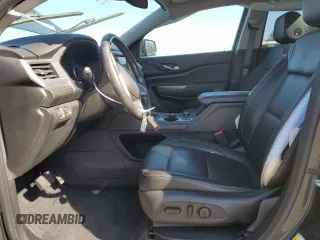 2020 GMC Acadia SLT z VIN 1GKKNULS7LZ214115, wystawiony jako Copart lot #54051405 z przebiegiem 56 588 mil mil oraz Szkoda całkowita • Salvage title. Historia ofert i sprzedaży dostępna na DreamBid. Obrazek 7.