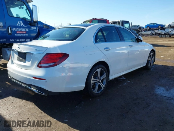 2019 Mercedes-Benz E-Class E 300 with VIN WDDZF4KB7KA544039, listed as a IAAI auction lot 41824267 with 67,072 mi miles. Bid and sale history available at carsss.com. Image 4.