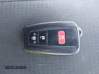 2021 Toyota Prius L Eco z VIN JTDKAMFU1M3134107, wystawiony jako IAAI lot #41763080 z przebiegiem 185 248 mil mil oraz . Historia ofert i sprzedaży dostępna na DreamBid. Obrazek 11.