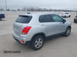 2022 Chevrolet Trax LS with VIN KL7CJNSM1NB527142, listed as a IAAI auction lot 41571815 with 13,136 mi miles. Bid and sale history available at carsss.com. Image 4.