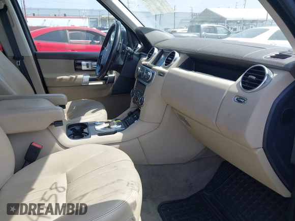 2016 Land Rover LR4 HSE с VIN SALAG2V6XGA819233, выставлен на аукционе IAAI как лот 42385462 с пробегом 90 548 миль миль и . История ставок и продаж доступна на DreamBid. Изображение 5.