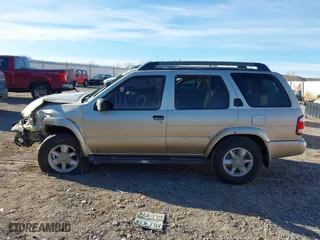 2002 Nissan Pathfinder LE with VIN JN8DR09Y82W713507, listed as a IAAI auction lot 41253781 with 302,501 mi miles. Bid and sale history available at carsss.com. Image 13.