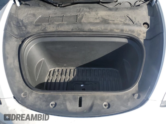 2021 Tesla Model Y Long Range with VIN 5YJYGDEE4MF204219, listed as a Copart auction lot 47429865 with 92,821 mi miles and Salvage Title. Bid and sale history available at DreamBid. Image 11.