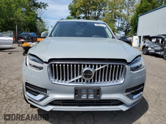 2024 Volvo XC90 Plus Bright Theme z VIN YV4062JE6R1181548, wystawiony jako Copart lot #57970905 z przebiegiem Nie podano mil oraz Czysty tytuł • Clean title. Historia ofert i sprzedaży dostępna na DreamBid. Obrazek 5.