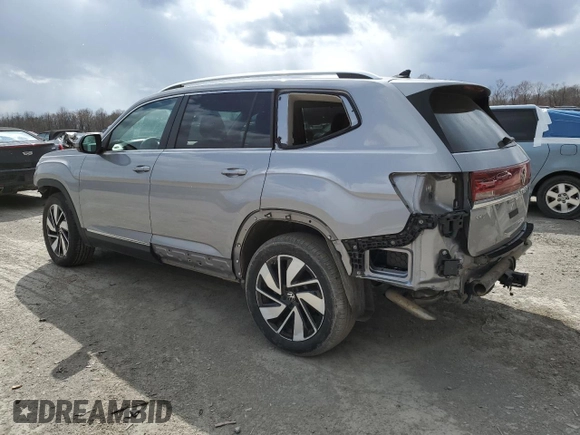 2024 Volkswagen Atlas SEL with VIN 1V2BR2CA9RC610293, listed as a Copart auction lot 50202415 with 4,378 mi miles and Salvage title. Bid and sale history available at DreamBid. Image 2.