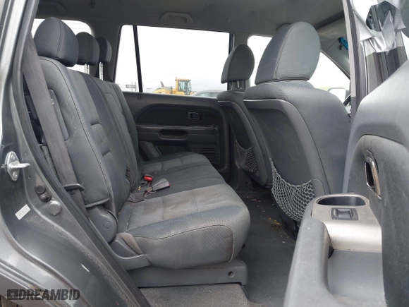 2008 Honda Pilot VP with VIN 5FNYF182X8B038152, listed as a IAAI auction lot 41979387 with 219,127 mi miles. Bid and sale history available at carsss.com. Image 8.