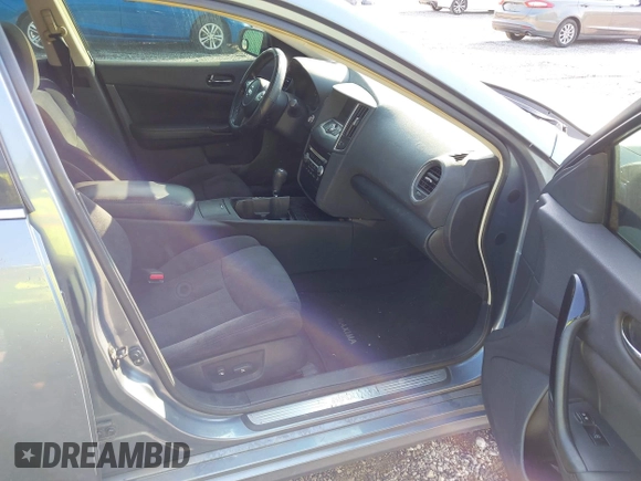 2010 Nissan Maxima SV with VIN 1N4AA5AP3AC801120, listed as a IAAI auction lot 41928922 with 177,527 mi miles and . Bid and sale history available at DreamBid. Image 5.