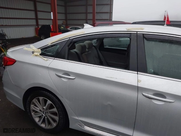 2015 Hyundai Sonata 2.4L Sport with VIN 5NPE34AF3FH067159, listed as a IAAI auction lot 41790336 with 161,028 mi miles. Bid and sale history available at carsss.com. Image 6.