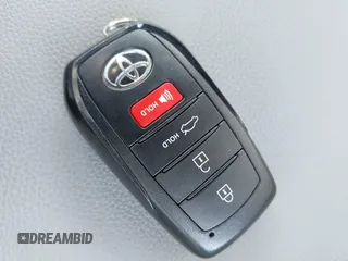 2025 Toyota Camry LE z VIN 4T1DAACK9SU518259, wystawiony jako IAAI lot #42225124 z przebiegiem 222 mil mil oraz . Historia ofert i sprzedaży dostępna na DreamBid. Obrazek 11.