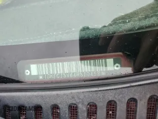 2004 GMC Yukon SLE z VIN 1GKEC13V64R310458, wystawiony jako Copart lot #49212215 z przebiegiem 123 839 mil mil oraz Szkoda całkowita • Salvage title. Historia ofert i sprzedaży dostępna na DreamBid. Obrazek 16.