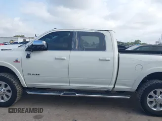 2022 Ram 2500 Laramie with VIN 3C6UR5FL3NG310109, listed as a IAAI auction lot 42169544 with 88,817 mi miles. Bid and sale history available at carsss.com. Image 14.