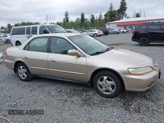2001 Honda Accord LX z VIN JHMCG56471C028960, wystawiony jako IAAI lot #42223734 z przebiegiem 387 033 mil mil oraz . Historia ofert i sprzedaży dostępna na DreamBid. Obrazek 14.