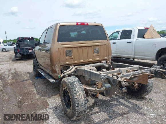 2012 Ram 2500 ST z VIN 3C6UD5CLXCG272362, wystawiony jako IAAI lot #42216175 z przebiegiem 217 984 mil mil oraz . Historia ofert i sprzedaży dostępna na DreamBid. Obrazek 3.