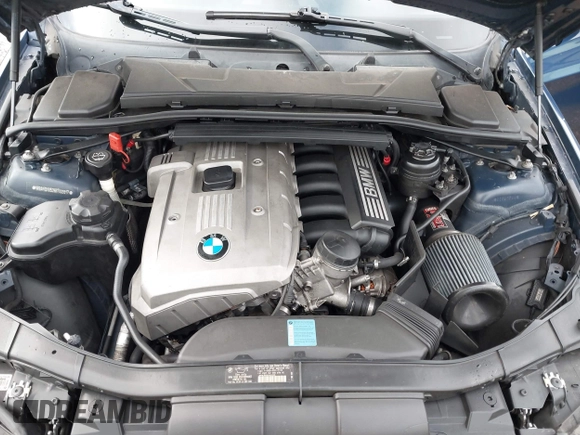 2006 BMW 3 Series 325xi with VIN WBAVD13526KV02817, listed as a IAAI auction lot 41772852 with 160,884 mi miles. Bid and sale history available at carsss.com. Image 10.