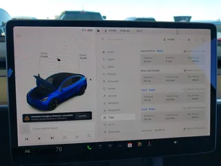 2021 Tesla Model Y Long Range z VIN 5YJYGDEE1MF296454, wystawiony jako IAAI lot #42233096 z przebiegiem 48 125 mil mil oraz . Historia ofert i sprzedaży dostępna na DreamBid. Obrazek 7.