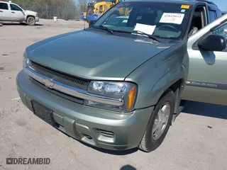 2004 Chevrolet TrailBlazer LS with VIN 1GNDT13S442359669, listed as a IAAI auction lot 42049642 with 111,817 mi miles. Bid and sale history available at carsss.com. Image 6.