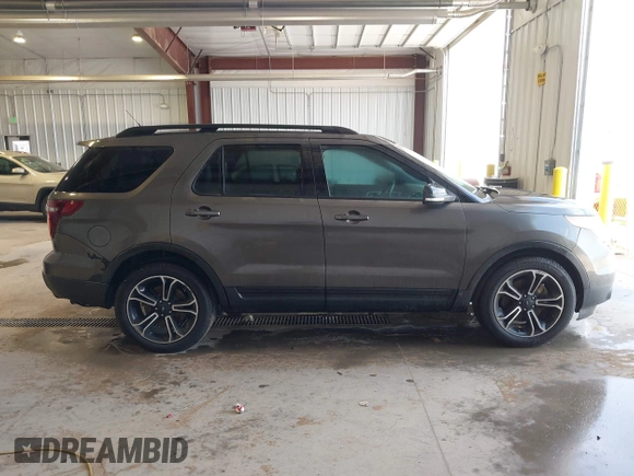 2015 Ford Explorer Sport z VIN 1FM5K8GT8FGC37667, wystawiony jako IAAI lot #42782439 z przebiegiem 155 662 mil mil oraz . Historia ofert i sprzedaży dostępna na DreamBid. Obrazek 13.