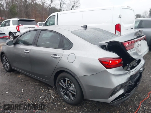 2024 Kia Forte LXS with VIN 3KPF24ADXRE820491, listed as a IAAI auction lot 41526871 with 5,675 mi miles and . Bid and sale history available at DreamBid. Image 14.