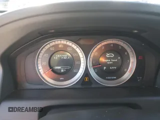 2013 Volvo XC60 3.2L z VIN YV4940DZ5D2369089, wystawiony jako Copart lot #54759205 z przebiegiem 187 700 mil mil oraz Szkoda całkowita • Salvage title. Historia ofert i sprzedaży dostępna na DreamBid. Obrazek 9.