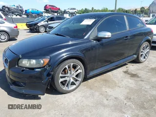 2009 Volvo C30 z VIN YV1MK672592147187, wystawiony jako IAAI lot #42250814 z przebiegiem 139 351 mil mil oraz . Historia ofert i sprzedaży dostępna na DreamBid. Obrazek 2.
