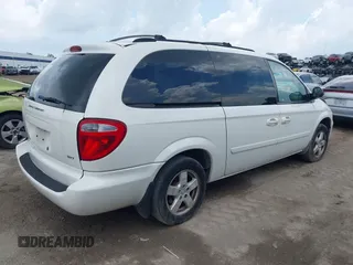 2006 Dodge Grand Caravan SXT z VIN 2D4GP44L56R908659, wystawiony jako IAAI lot #42382993 z przebiegiem 141 088 mil mil oraz . Historia ofert i sprzedaży dostępna na DreamBid. Obrazek 4.