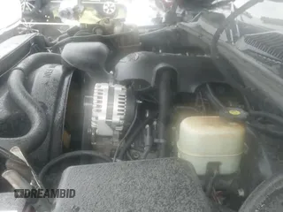 2002 Chevrolet Silverado 1500 LS с VIN 2GCEC19V321212013, выставлен на аукционе IAAI как лот 42933316 с пробегом 398 922 миль миль и . История ставок и продаж доступна на DreamBid. Изображение 19.