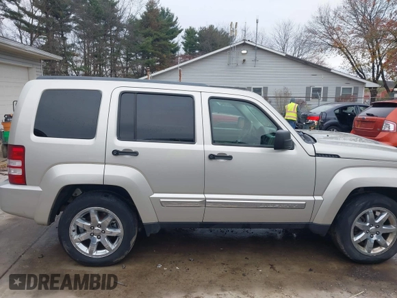 2008 Jeep Liberty Limited with VIN 1J8GN58K38W172334, listed as a IAAI auction lot 40914236 with 177,054 mi miles and . Bid and sale history available at carsss.com. Image 13.
