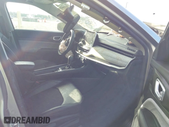 2022 Jeep Compass Latitude with VIN 3C4NJCBB8NT138706, listed as a IAAI auction lot 42503422 with 52,131 mi miles and . Bid and sale history available at DreamBid. Image 5.