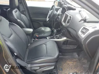 2021 Jeep Compass 80th Anniversary z VIN 3C4NJDEB5MT516982, wystawiony jako IAAI lot #42441681 z przebiegiem 37 414 mil mil oraz . Historia ofert i sprzedaży dostępna na DreamBid. Obrazek 5.