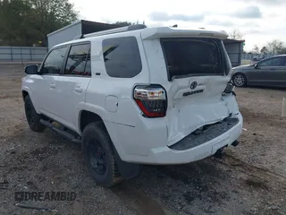 2021 Toyota 4Runner SR5 Premium with VIN JTENU5JR8M5895911, listed as a IAAI auction lot 41052577 with 60,111 mi miles and . Bid and sale history available at DreamBid. Image 3.