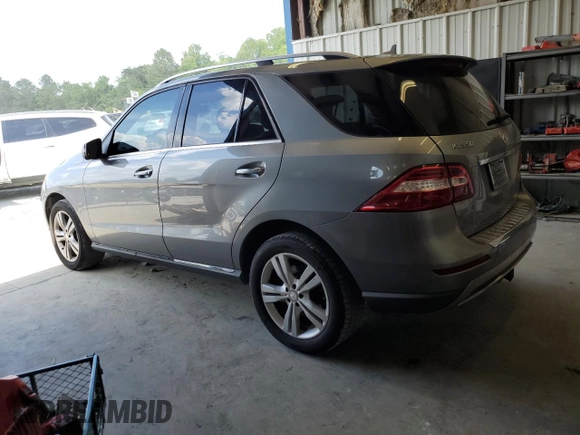 2013 Mercedes-Benz M 350 with VIN 4JGDA5JB3DA189878, listed as a Copart auction lot 60478005 with 247,317 mi miles and Clean title. Bid and sale history available at DreamBid. Image 2.