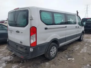 2019 Ford Transit Passenger XL with VIN 1FBZX2YM8KKA48539, listed as a IAAI auction lot 41391558 with 91,777 mi miles. Bid and sale history available at carsss.com. Image 4.